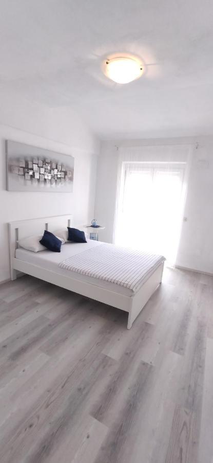 Vila Sentio Mare-Apartments Livaic Zeljko Pirovac Exteriör bild