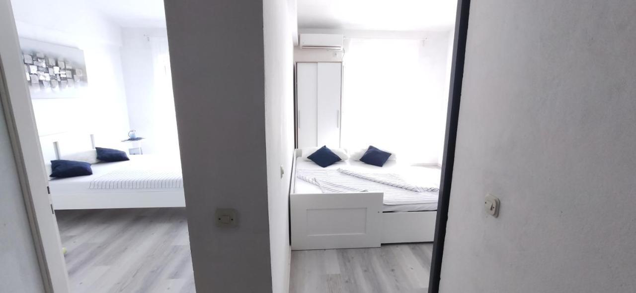 Vila Sentio Mare-Apartments Livaic Zeljko Pirovac Exteriör bild