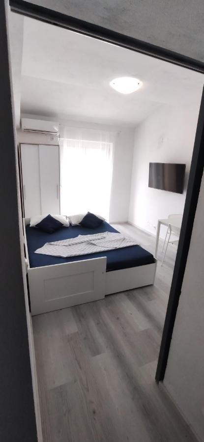Vila Sentio Mare-Apartments Livaic Zeljko Pirovac Exteriör bild