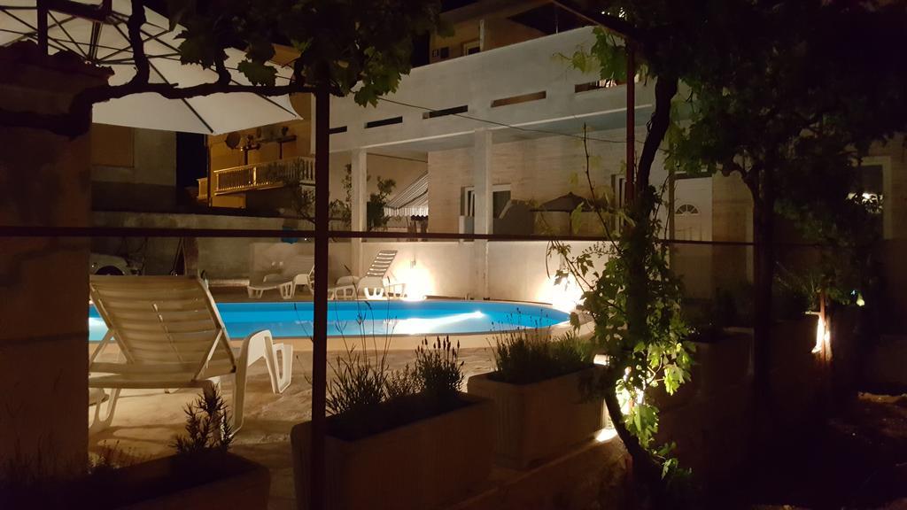 Vila Sentio Mare-Apartments Livaic Zeljko Pirovac Exteriör bild