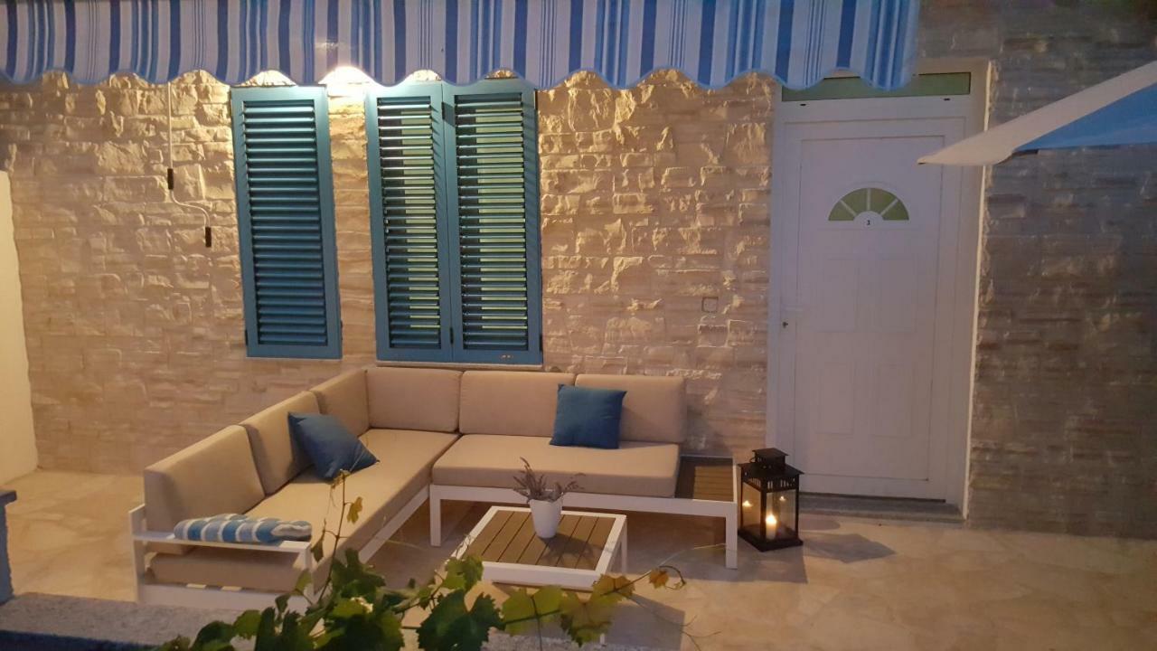 Vila Sentio Mare-Apartments Livaic Zeljko Pirovac Exteriör bild